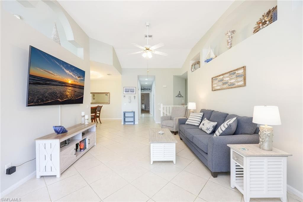 7828 Gardner DR # 202, NAPLES FL 34109-3