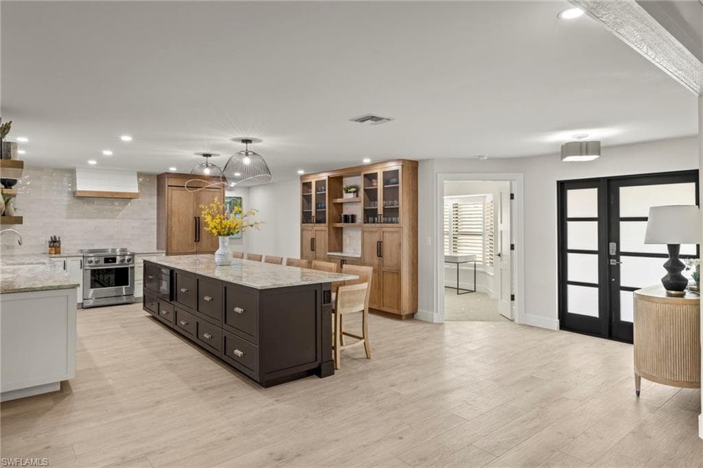 930 Kings Crown DR, SANIBEL FL 33957-12