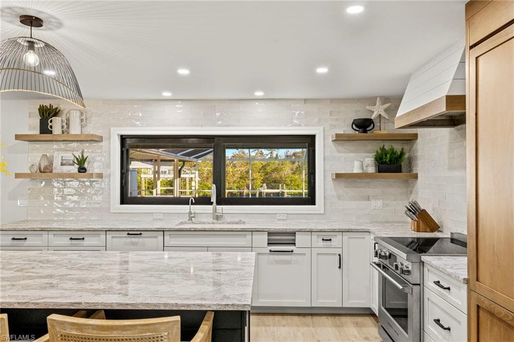 930 Kings Crown DR, SANIBEL FL 33957-14