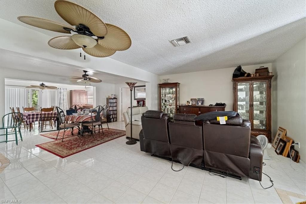 1514 Canal ST, LEHIGH ACRES FL 33936-5