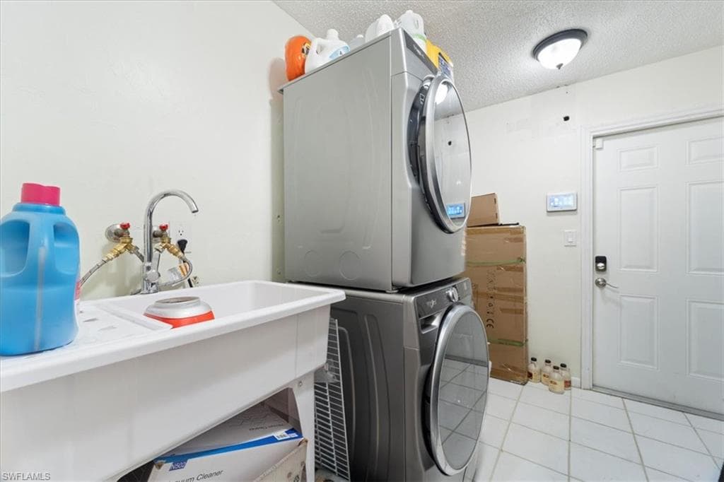 1514 Canal ST, LEHIGH ACRES FL 33936-13