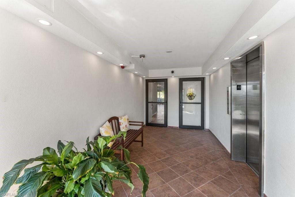 200 Pebble Beach BLVD # D103, NAPLES FL 34113-1