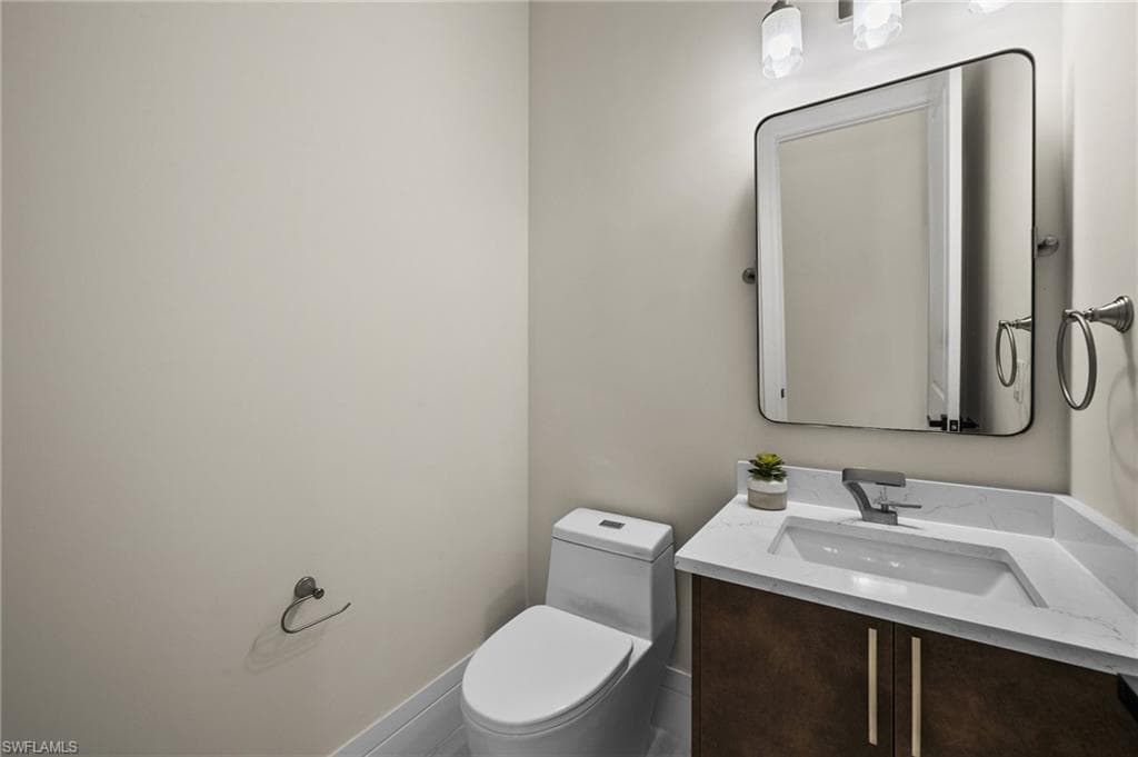 1045 Morningside DR, NAPLES FL 34103-46