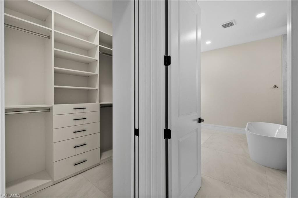 1045 Morningside DR, NAPLES FL 34103-33