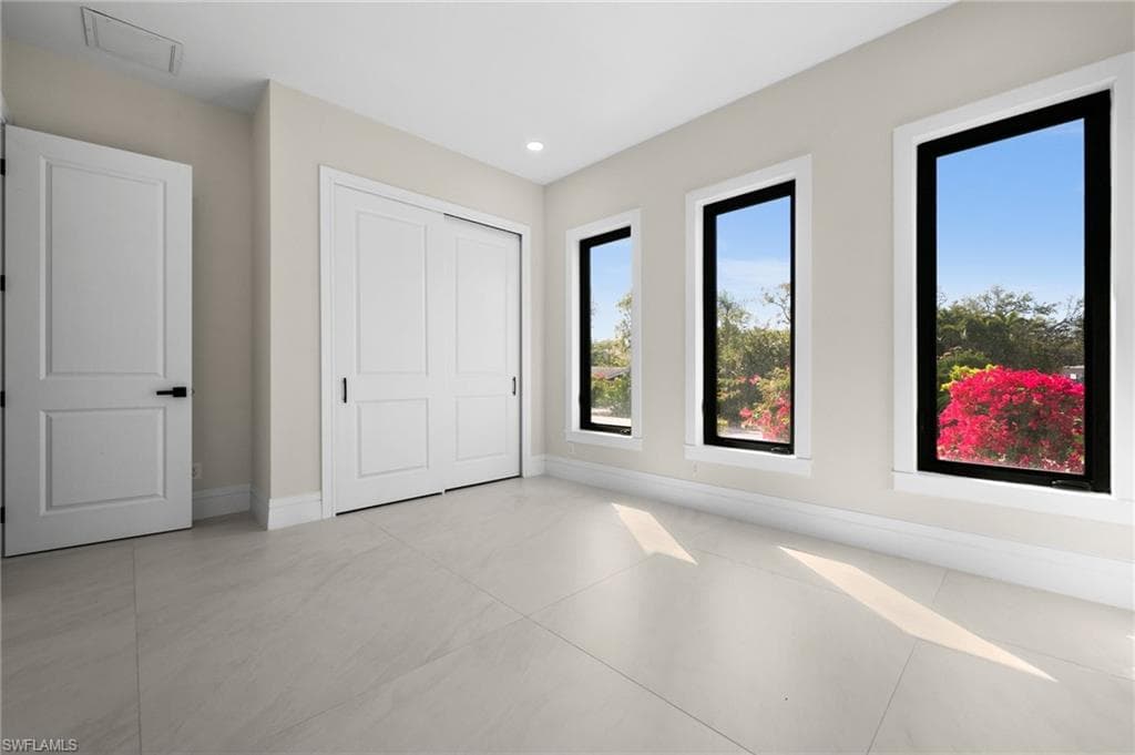 1045 Morningside DR, NAPLES FL 34103-40