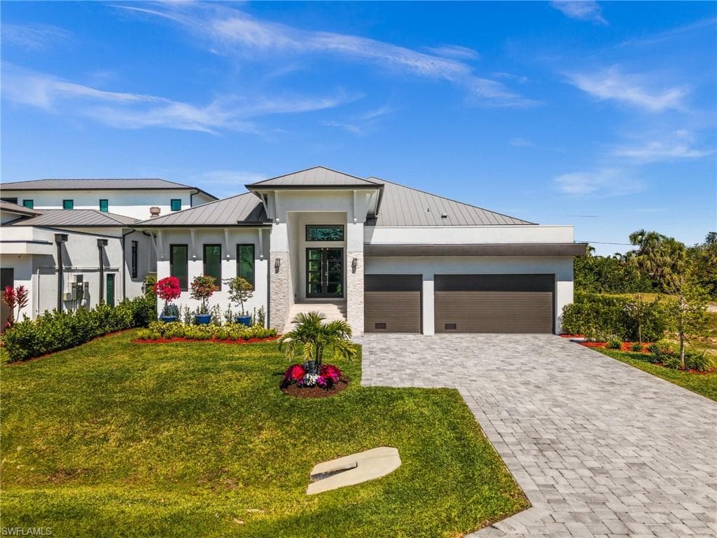 1045 Morningside DR, NAPLES FL 34103-49