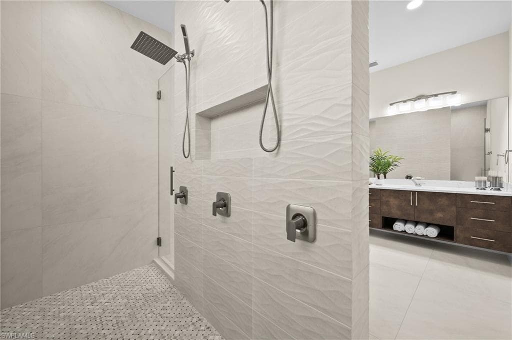 1045 Morningside DR, NAPLES FL 34103-10