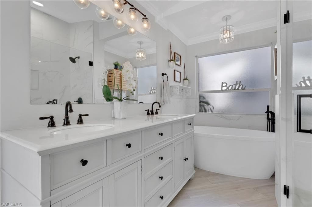 1151 Jardin DR, NAPLES FL 34104-16