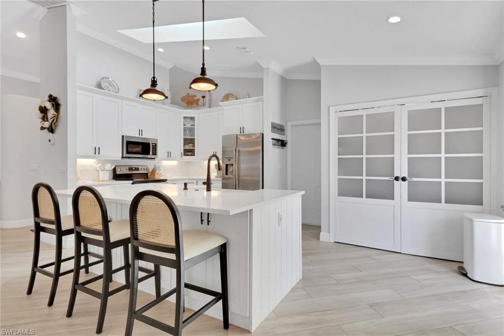 1151 Jardin DR, NAPLES FL 34104-6