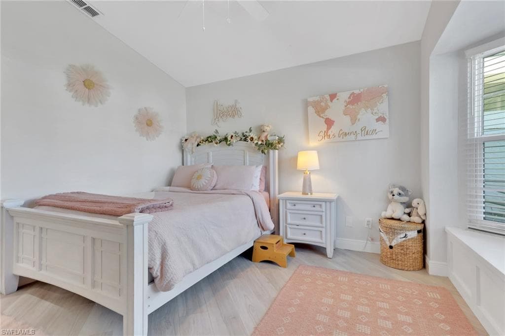 1151 Jardin DR, NAPLES FL 34104-18
