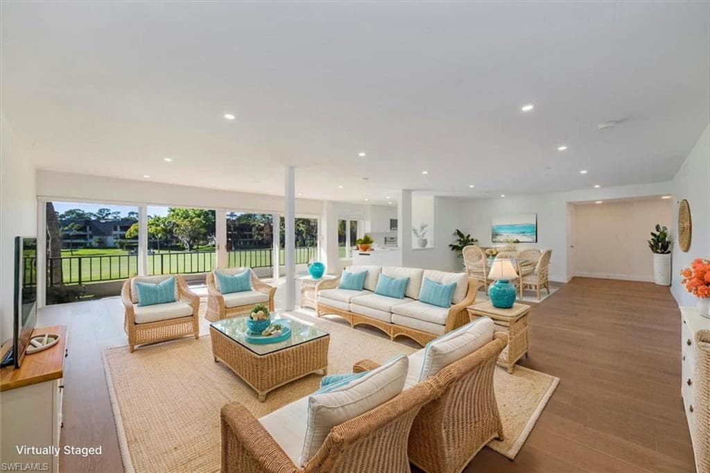 104 Clubhouse DR # 272, NAPLES FL 34105-1