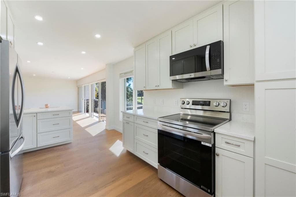 104 Clubhouse DR # 272, NAPLES FL 34105-12