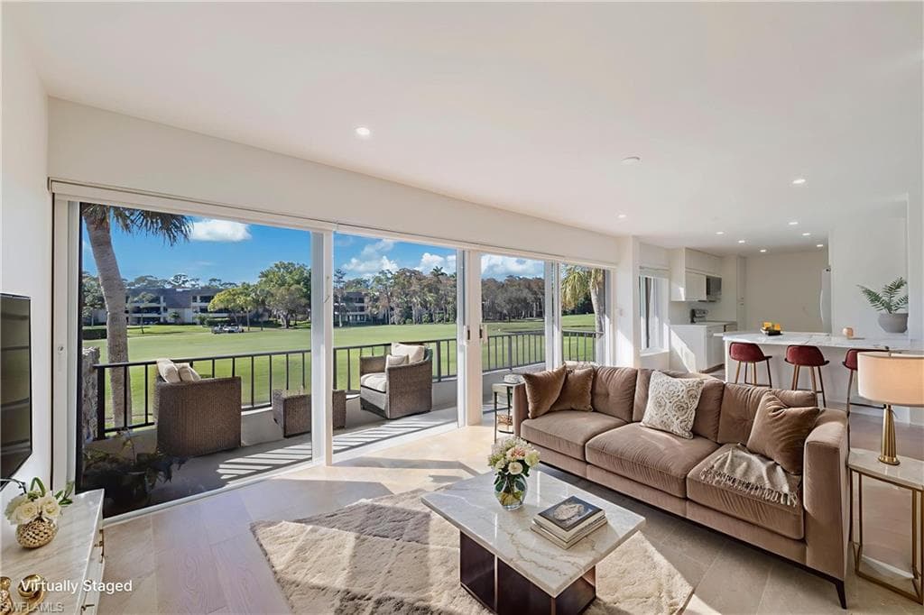 104 Clubhouse DR # 272, NAPLES FL 34105-2