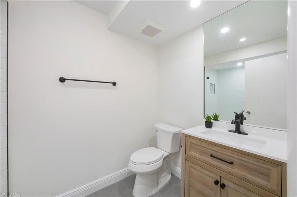 104 Clubhouse DR # 272, NAPLES FL 34105-19