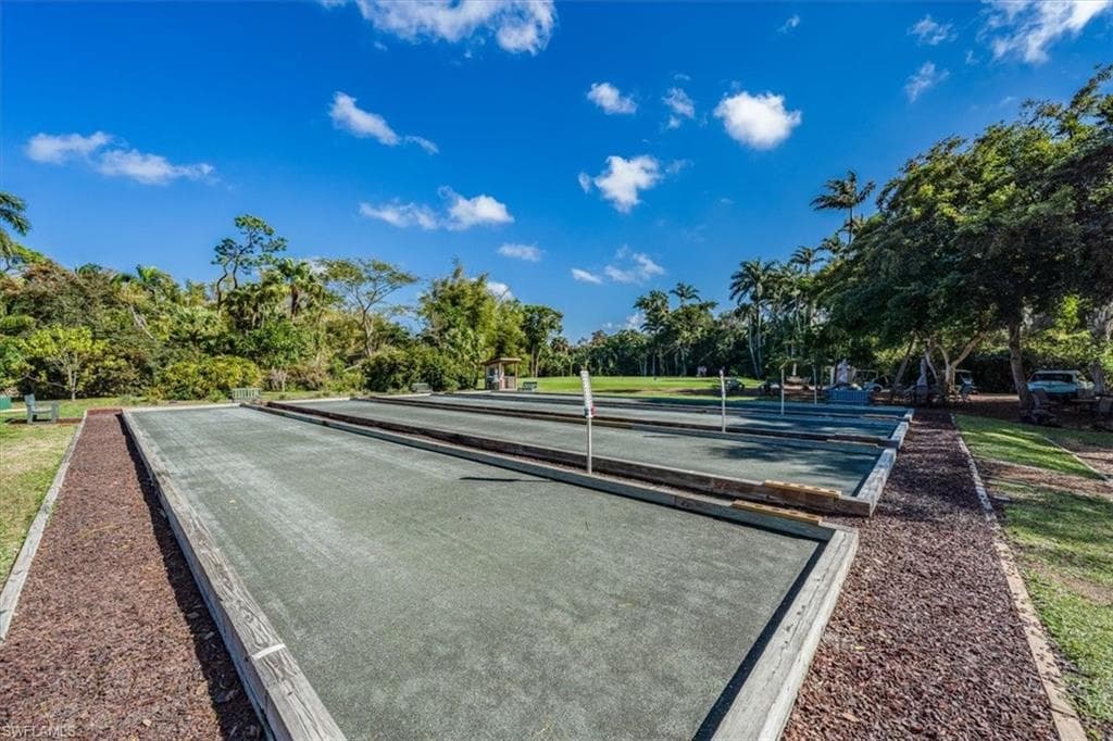 104 Clubhouse DR # 272, NAPLES FL 34105-43