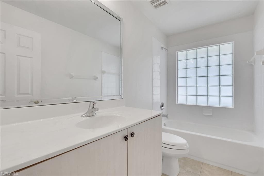 8896 CASCADES ISLE BLVD, ESTERO FL 33928-18
