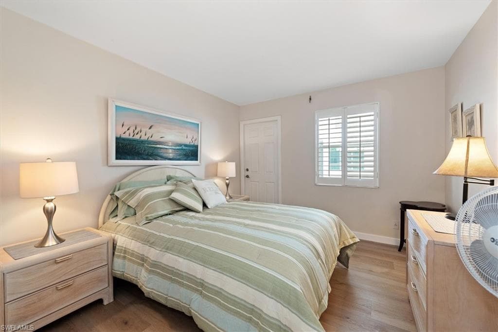 1065 Gulf Shore BLVD N # 205, NAPLES FL 34102-25