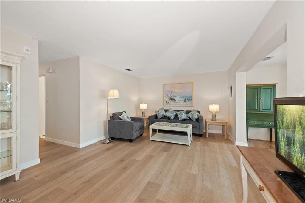 1065 Gulf Shore BLVD N # 205, NAPLES FL 34102-13