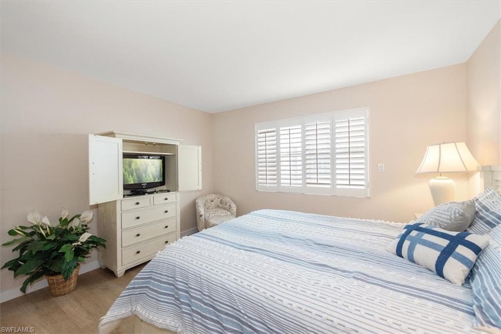 1065 Gulf Shore BLVD N # 205, NAPLES FL 34102-24