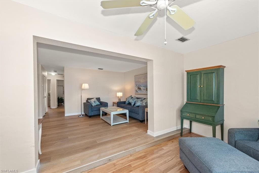 1065 Gulf Shore BLVD N # 205, NAPLES FL 34102-20