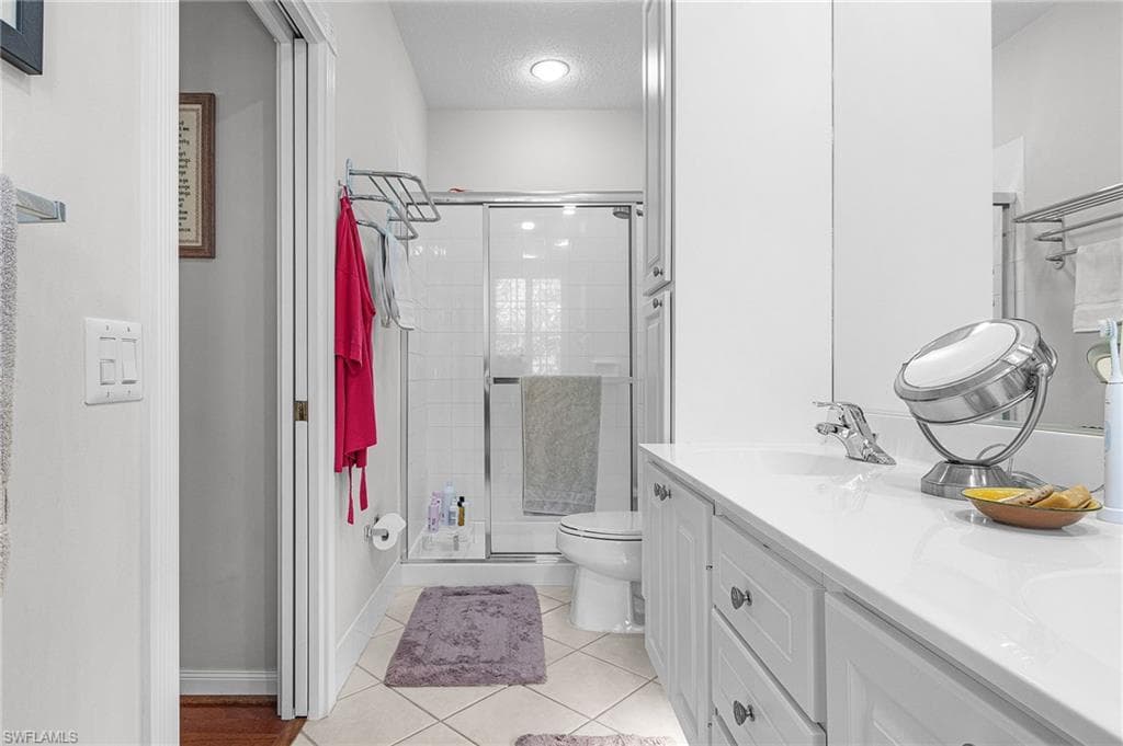 5733 Cove CIR, NAPLES FL 34119-15