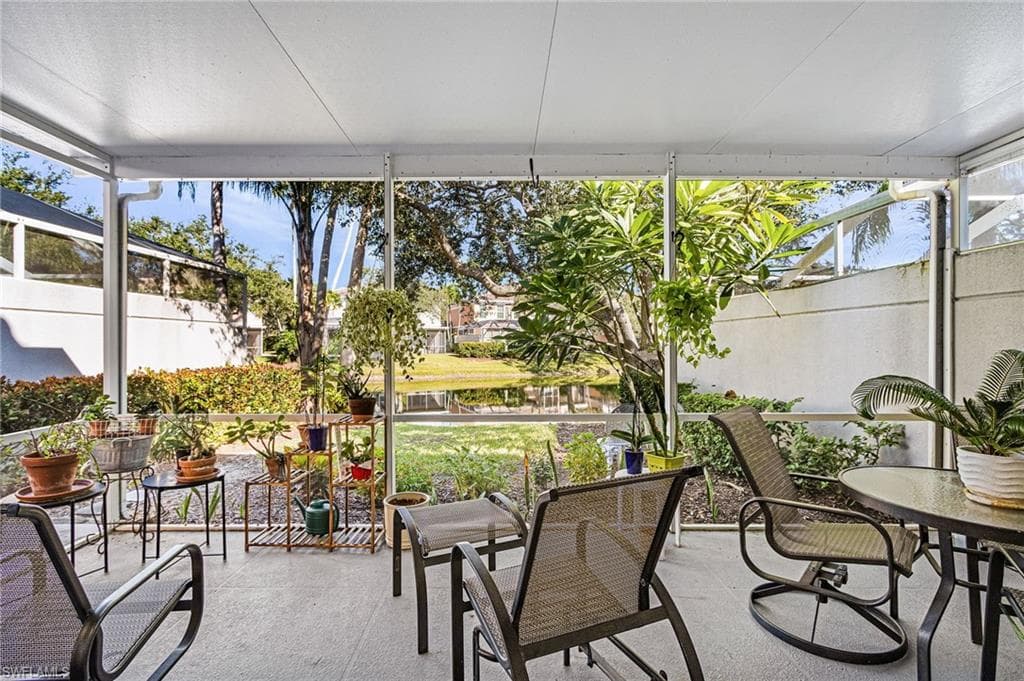 5733 Cove CIR, NAPLES FL 34119-21