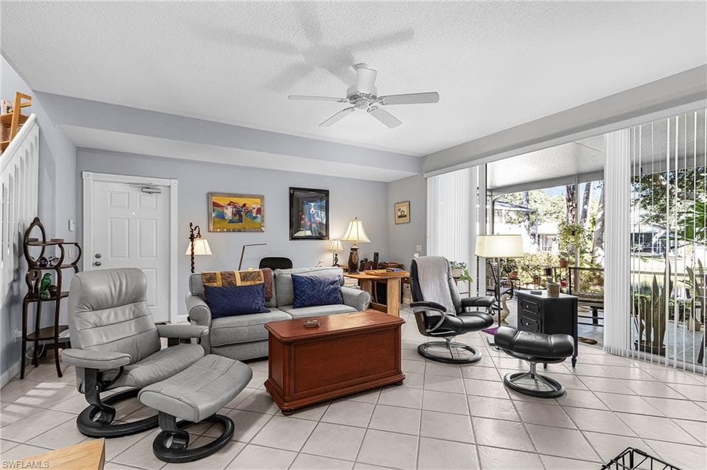 5733 Cove CIR, NAPLES FL 34119-4