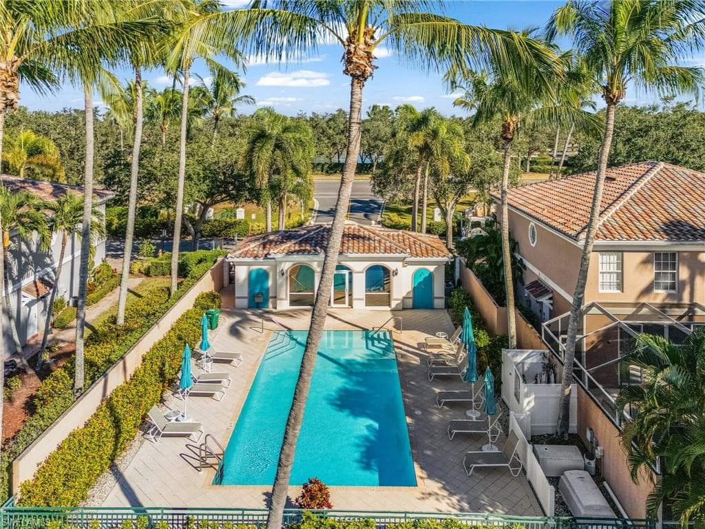 5733 Cove CIR, NAPLES FL 34119-29