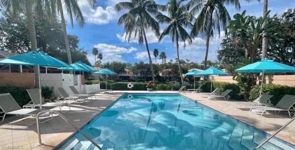 5733 Cove CIR, NAPLES FL 34119-28