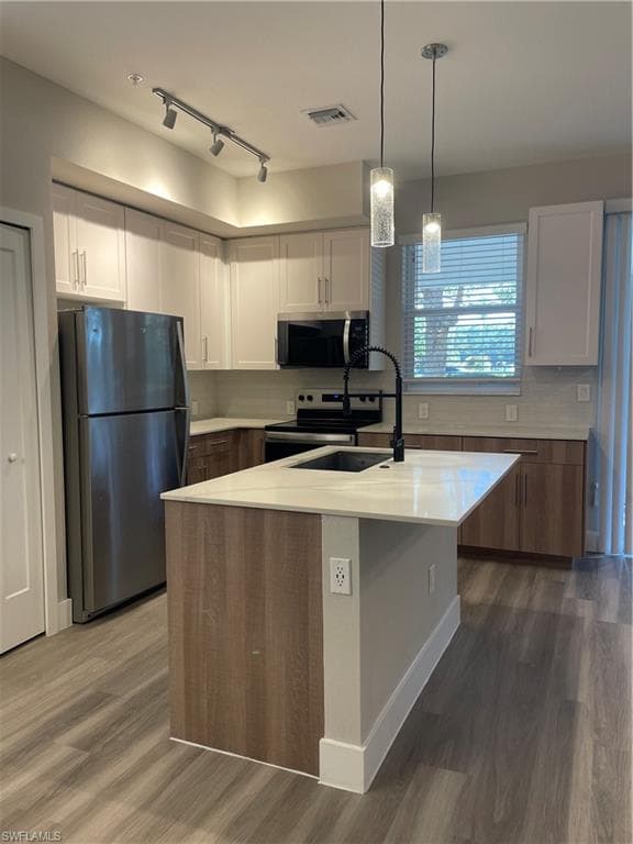 7028 Ambrosia LN # 801, NAPLES FL 34119-3