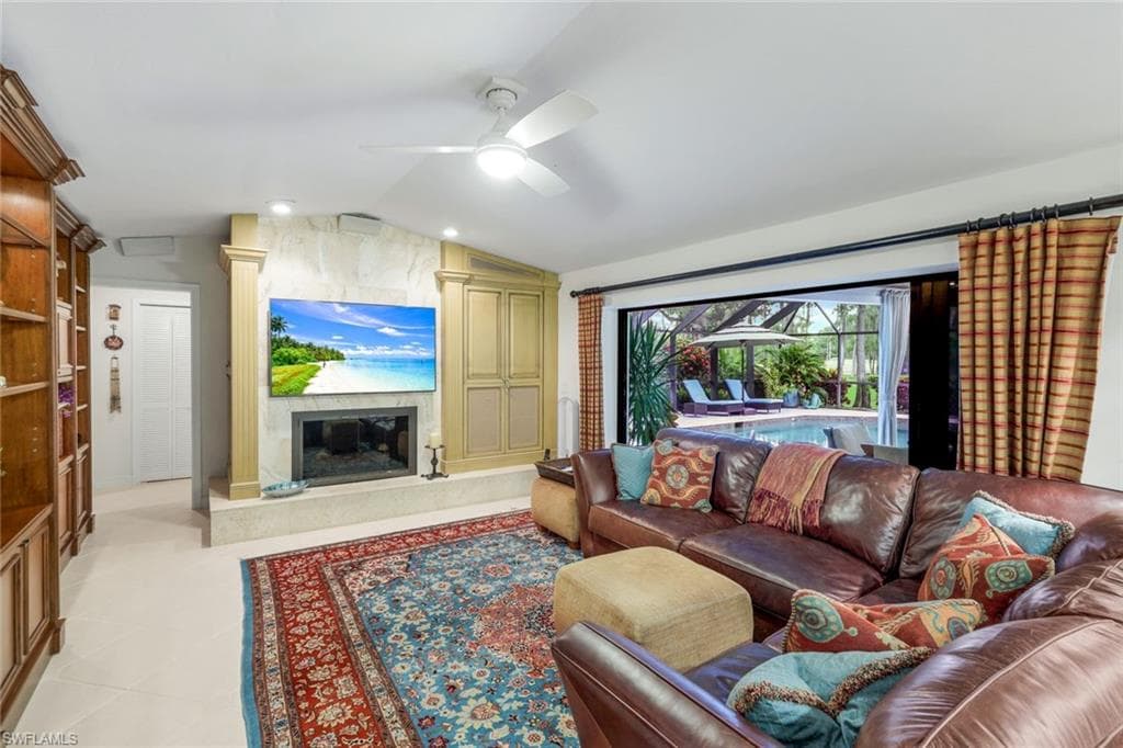 13024 Valewood DR, NAPLES FL 34119-9