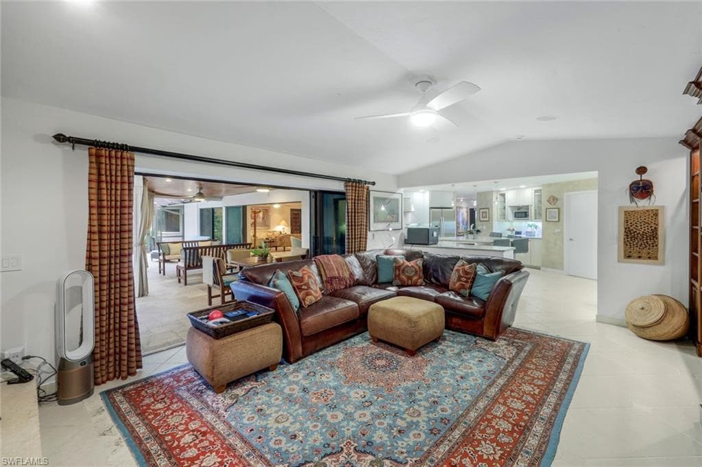 13024 Valewood DR, NAPLES FL 34119-10