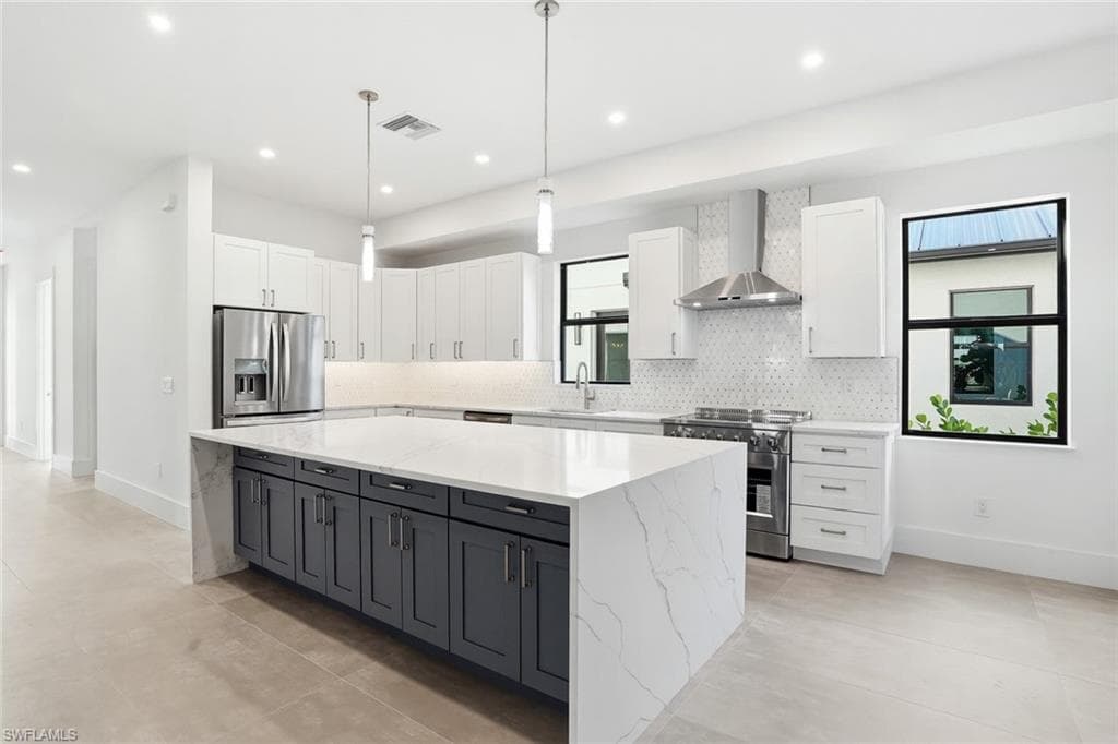 2727 Van Buren AVE, NAPLES FL 34112-3