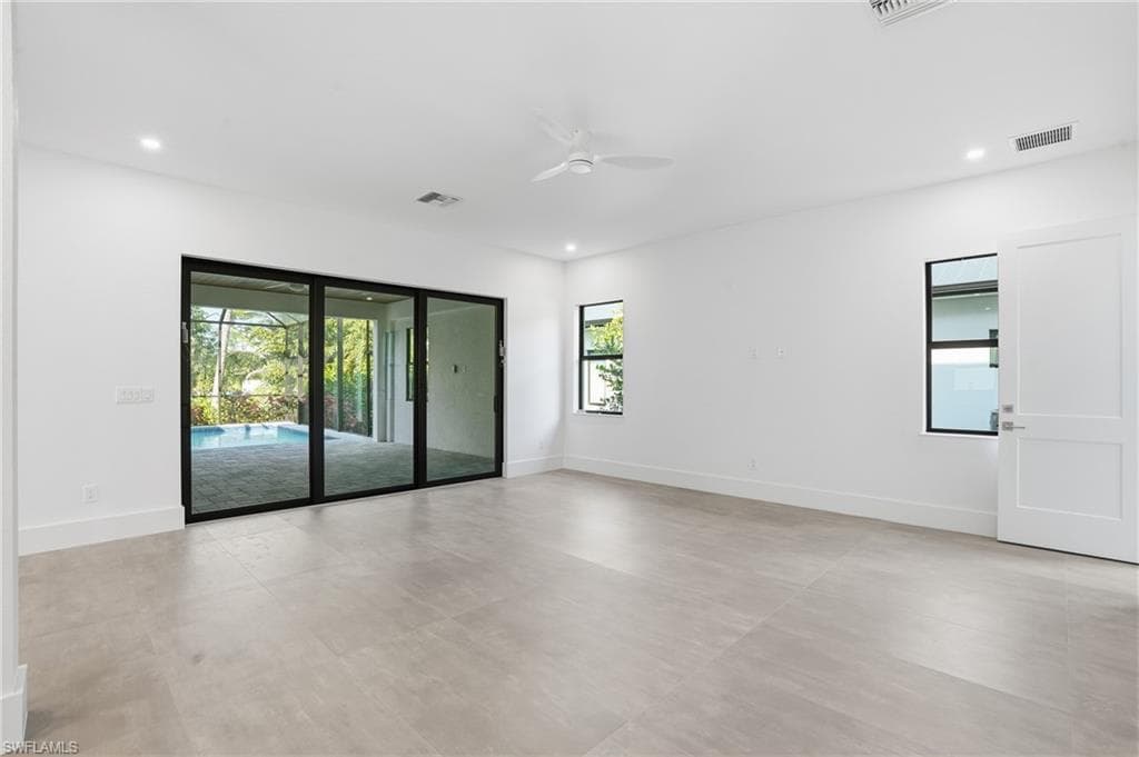 2727 Van Buren AVE, NAPLES FL 34112-7