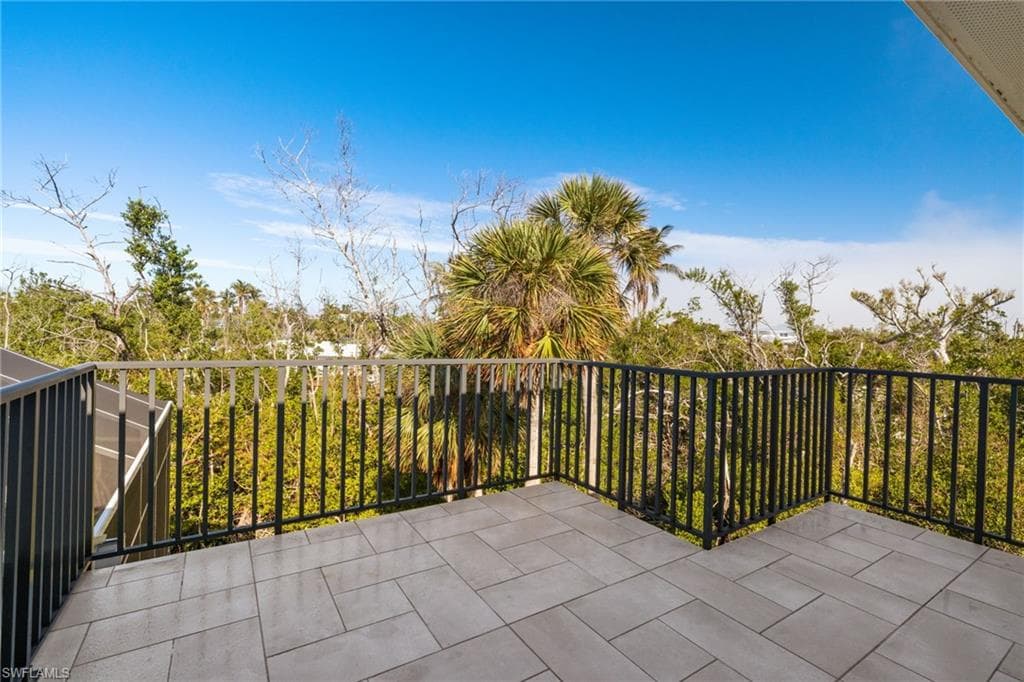 460 E Gulf DR, SANIBEL FL 33957-28