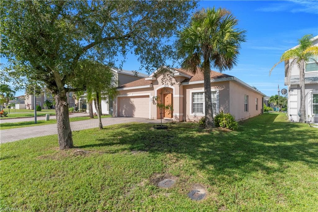 8125 Silver Birch WAY, LEHIGH ACRES FL 33971-4