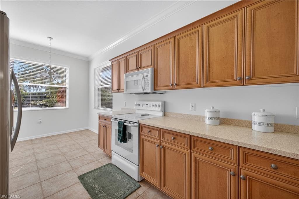 8251 Pathfinder LOOP # 621, FORT MYERS FL 33919-11
