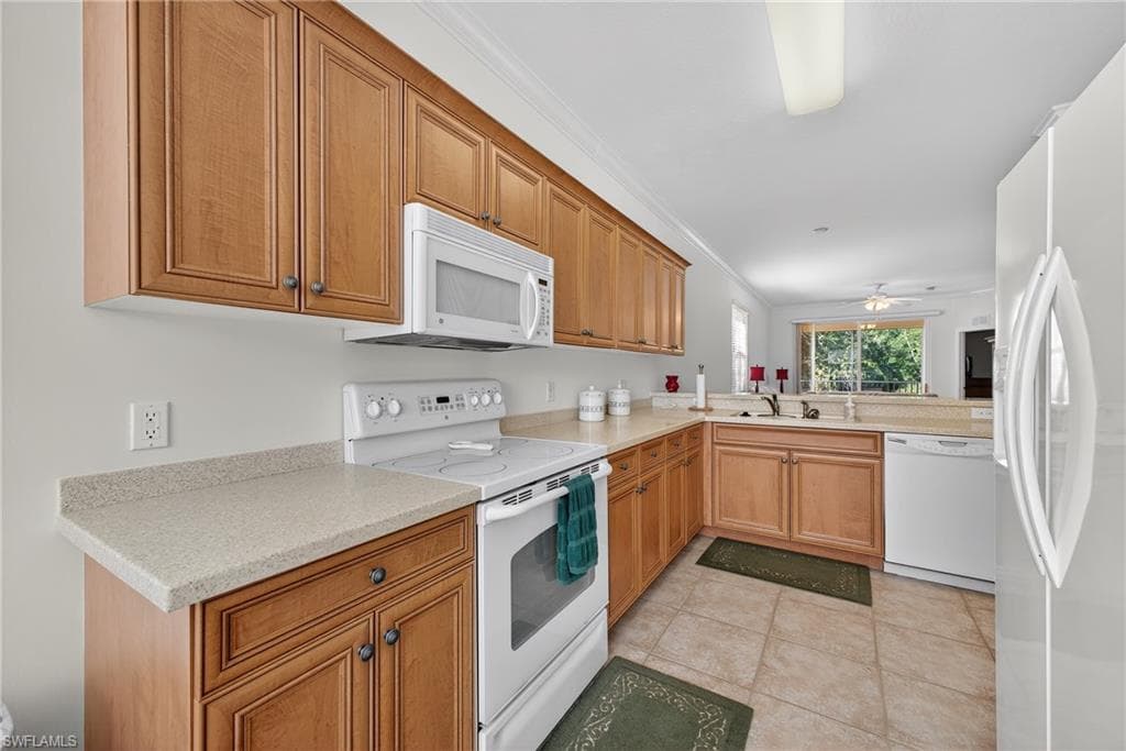 8251 Pathfinder LOOP # 621, FORT MYERS FL 33919-8