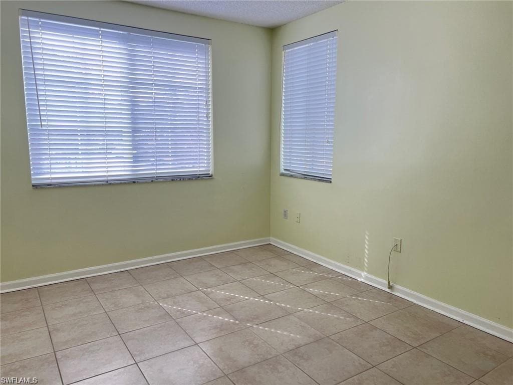 1115 Reserve CT # 201, NAPLES FL 34105-5