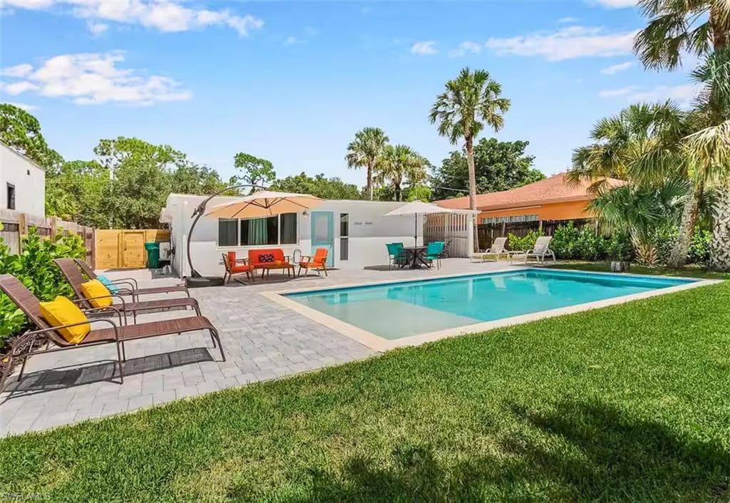 3024 Estey AVE, NAPLES FL 34104-15