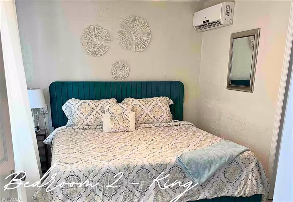 3024 Estey AVE, NAPLES FL 34104-11