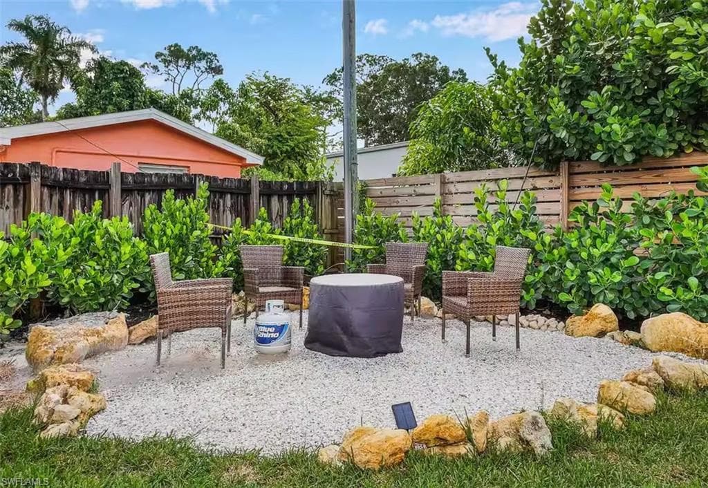 3024 Estey AVE, NAPLES FL 34104-17