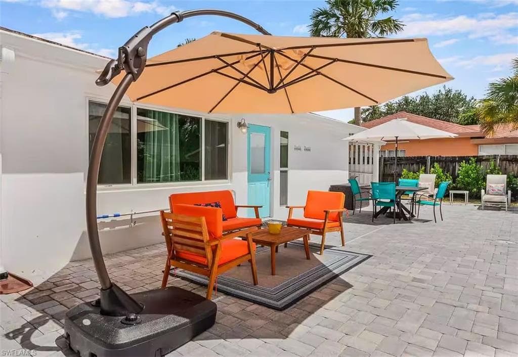 3024 Estey AVE, NAPLES FL 34104-3