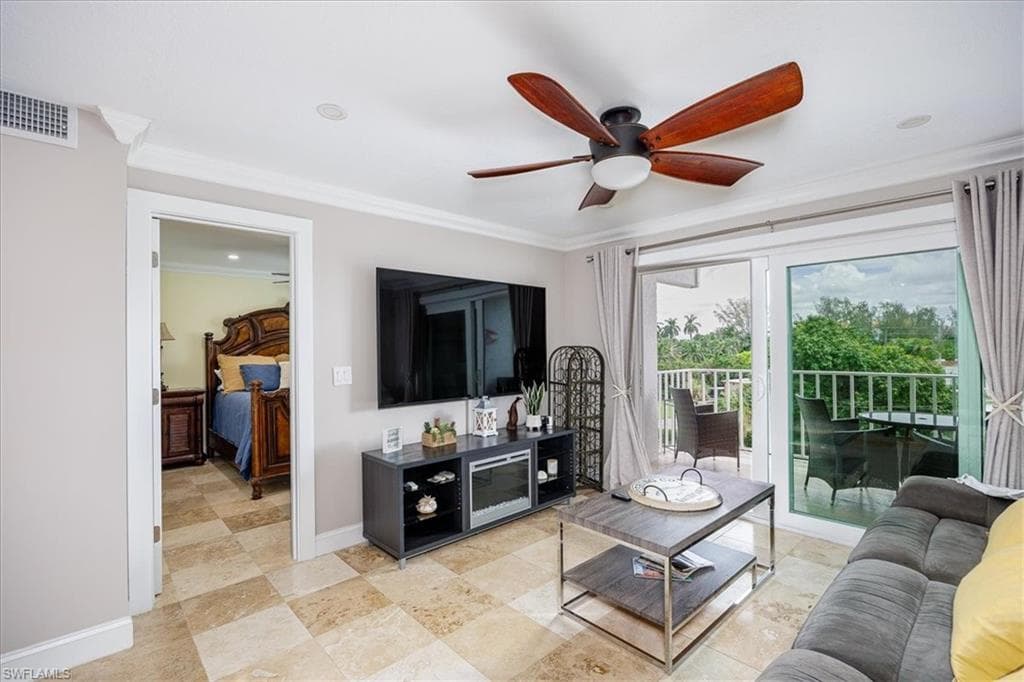 2885 Palm Beach BLVD # 305, FORT MYERS FL 33916-8