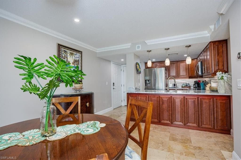 2885 Palm Beach BLVD # 305, FORT MYERS FL 33916-10