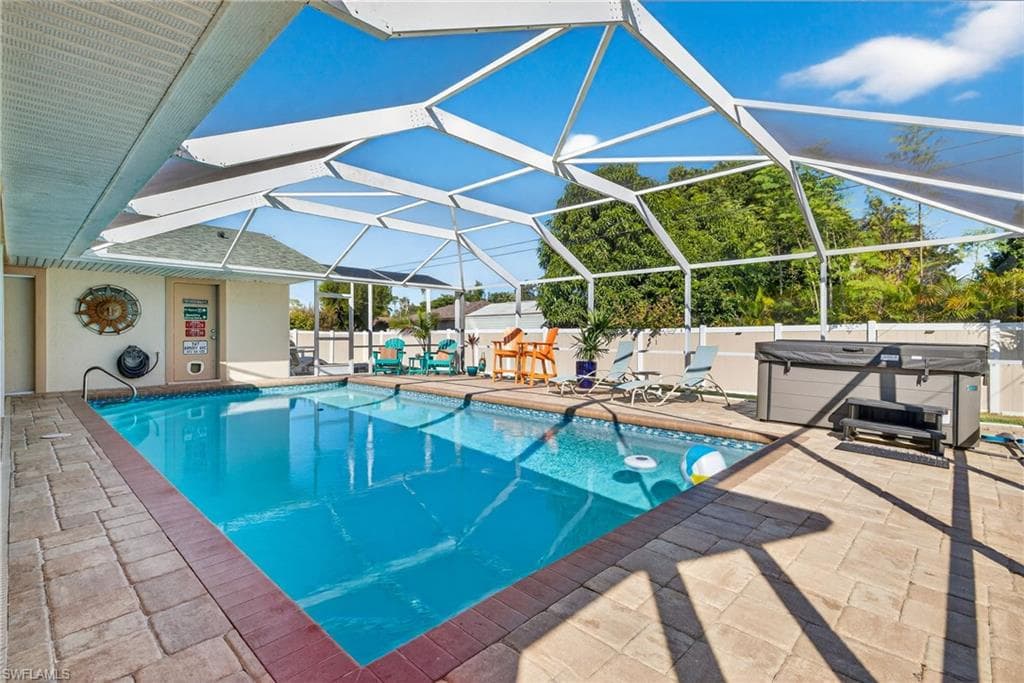 2243 Flora AVE, FORT MYERS FL 33907-24