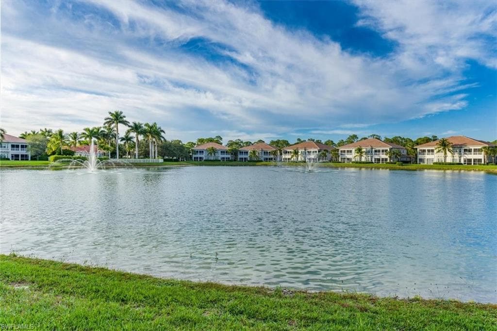7128 Lemuria CIR # 702, NAPLES FL 34109-22