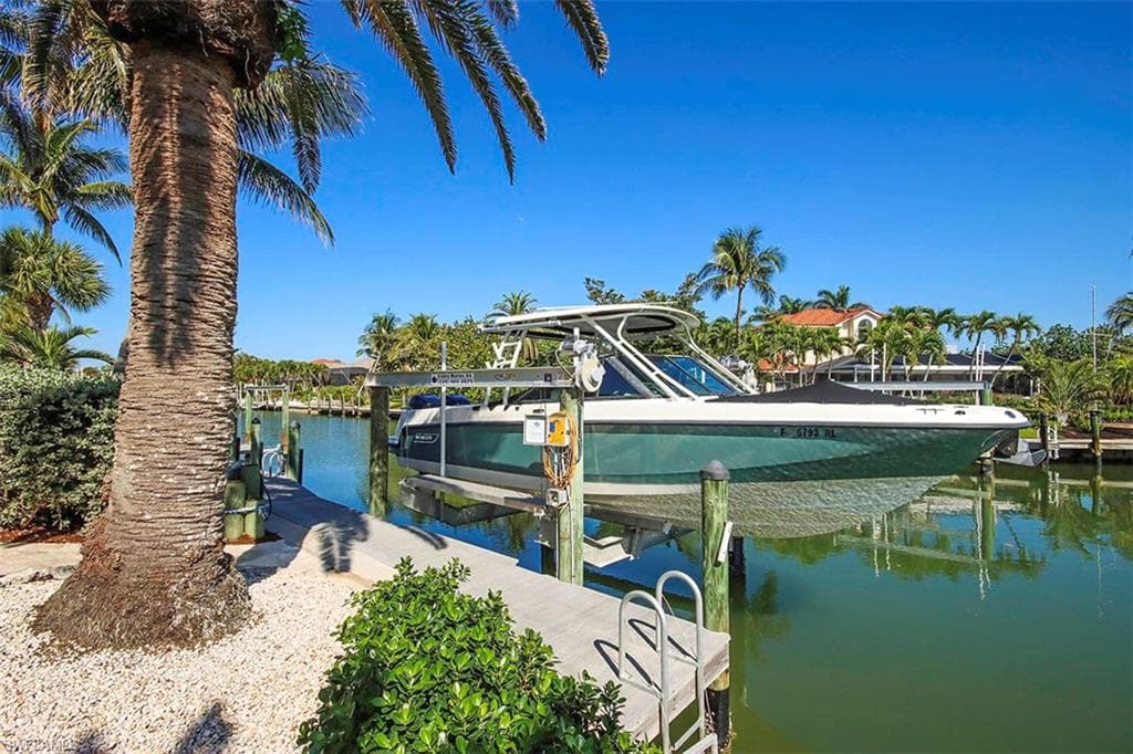 812 Angel Wing DR, SANIBEL FL 33957-35