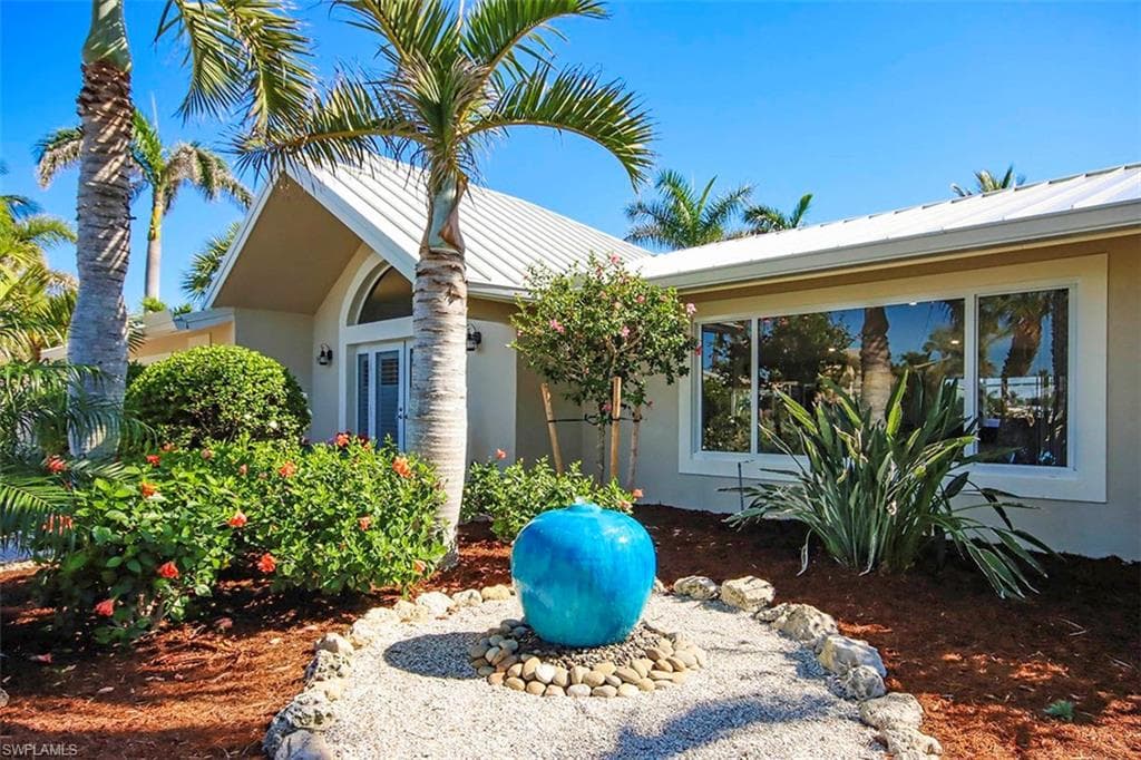 812 Angel Wing DR, SANIBEL FL 33957-4