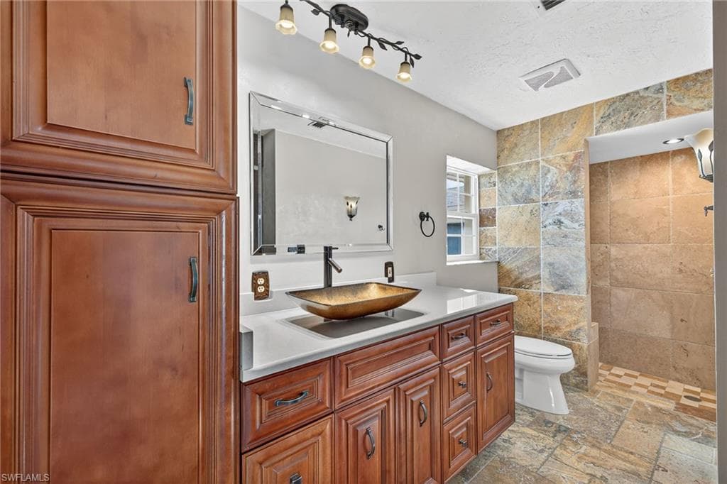 1921 SE 36th ST, CAPE CORAL FL 33904-20